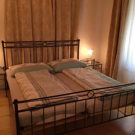 Poltnigg Apartment *